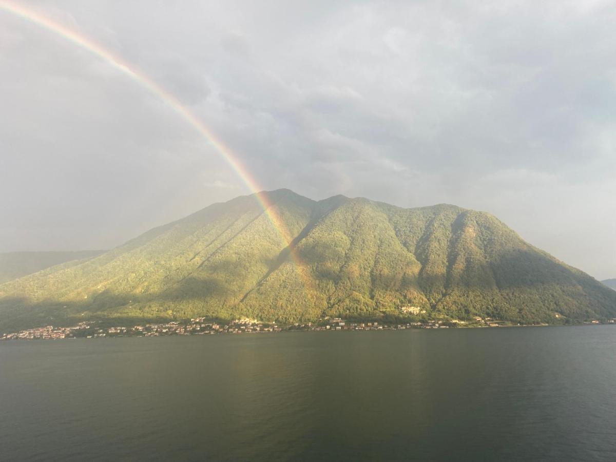 Paolo'S Home - Overlooking The Lake Colonno Bagian luar foto
